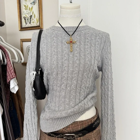 vintage grey cable knit crew sweater - Picture 2 of 8